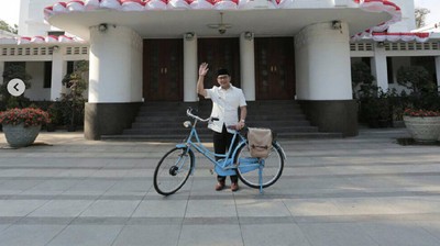 Rencana Ridwan Kamil menata dan merevitatalisasi Pantai Pangandaran, Kalimalang, kemacetan tol Bekasi-Jakarta dan Sekolah Kopi.