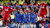 Ini merupakan gol kedua Eden Hazard ke gawang Liverpool pekan ini setelah sebelumnya kedua tim bersua di Piala Liga Inggris. Tengah pekan lalu, Chelsea menang 2-1 di Anfield. (REUTERS/David Klein)