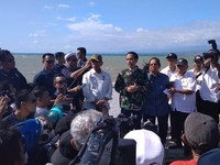 Serahkan Bantuan Rumah Korban Gempa, Jokowi Terbang ke NTB