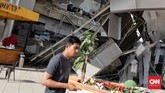 Bandara Mutiara Sis Al Jufri beroperasi kembali untuk penerbangan darurat, SAR dan bantuan kemanusiaan. Sementara untuk kegiatan penerbangan komersial di bandara ini dibatasi. (CNN Indonesia/Adhi Wicaksono)