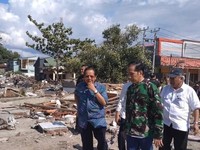 Tiba di Palu, Jokowi Minta TNI Prioritaskan Evakuasi Korban