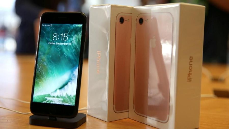Foxconn, salah satu produsen produk elektronik terbesar di dunia, dan juga pembuat produk Apple, mempertimbangkan untuk membangun pabrik di Vietnam.