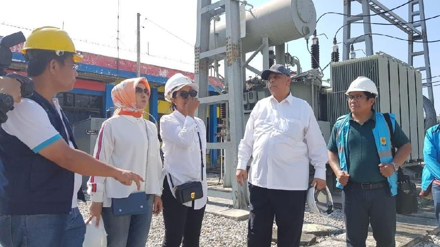 Dirut PLN Sofyan Basir memastikan PLN akan menambah personil untuk proses percepatan perbaikan kelistrikan baik di Palu maupun Donggala.