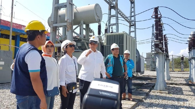 Dirut PLN Sofyan Basir memastikan PLN akan menambah personil untuk proses percepatan perbaikan kelistrikan baik di Palu maupun Donggala.