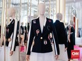 Schiaparelli: Kolaborasi Mode, Seni, dan Kekayaan Detail