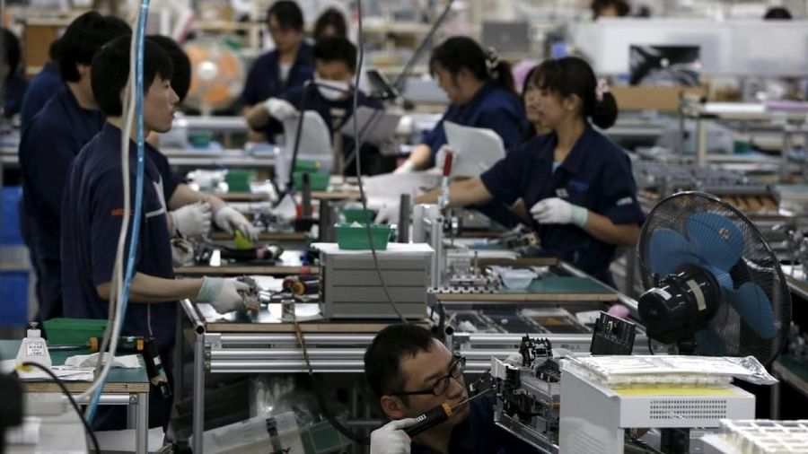 Keyakinan para pelaku bisnis manufaktur di Jepang turun untuk tiga bulan berturut-turut di Januari ke level terendah dalam dua tahun terakhir.