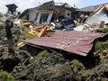 Tim Evakuasi Gempa Temukan Belasan Mayat di Gundukan Tanah