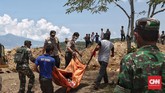 18 jasad korban tersebut berasal dari RS Bhayangkara Palu. Mereka adalah korban meninggal pascagempa dan tsunami di Palu, Sulawesi Tengah. (CNN Indonesia/Adhi Wicaksono)