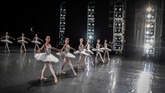 Paris Opera Ballet juga punya cabang bernama Paris Opera Ballet School, yang diperuntukkan untuk penari balet muda.