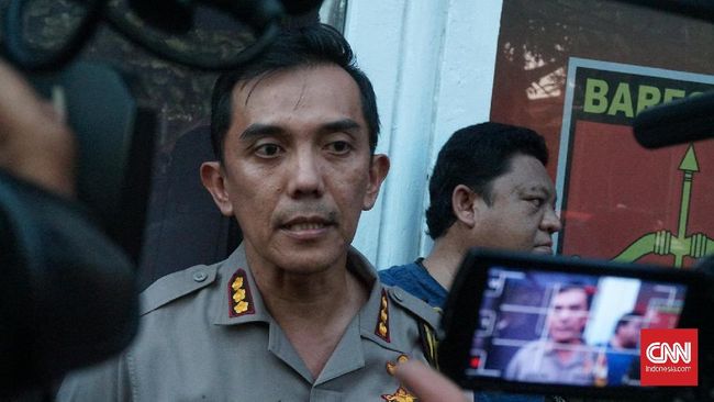 Plastik di Kepala Adik Emil Dardak Terhubung ke Tabung Helium