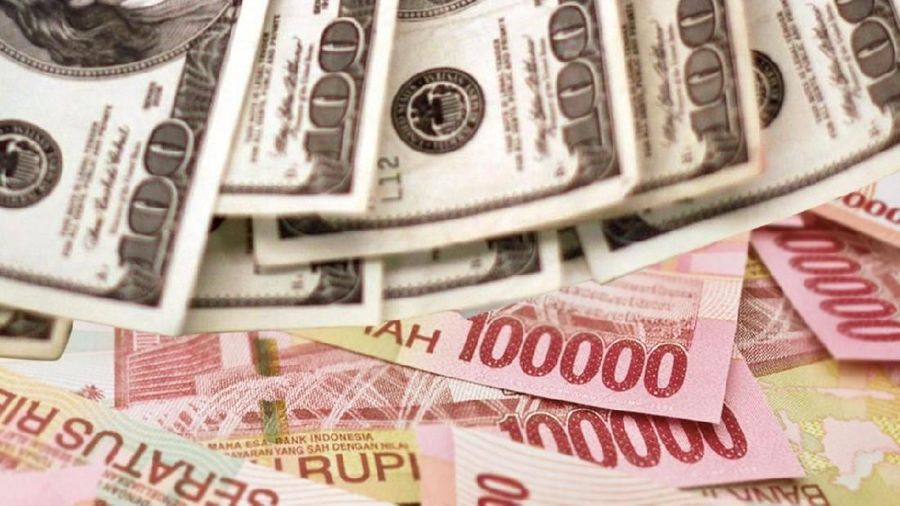 Sejak pekan lalu pasar dicemaskan akan eskalasi perang dagang kedua negara plus dengan kemungkinan terjadinya currency war atau perang mata uang.