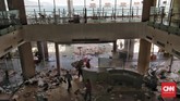 Kepala Divisi Humas Polri Irjen Setyo Wasisto mengatakan, pihaknya memberi toleransi terhadap warga yang mengambil makanan atau kebutuhan pokok. Namun, jika barang yang dijarah bukan kebutuhan pokok, seperti barang elektronik, perhiasan, dan lainnya, Polri akan menindak tegas. (CNN Indonesia/Adhi Wicaksono)