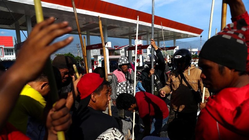Gempa 7,4 SR yang memicu gelombang tsunami di wilayah Palu mengakibatkan kesulitan BBM.