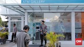Himpunan Bank Milik Negara (Himbara) bersinergi memulihkan layanan perbankan, dan menurunkan relawan untuk membantu para korban gempa di Palu. (CNNIndonesia/Adhi Wicaksono).