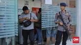 Bank BNI juga mengoptimalkan anjungan mobile atau BNI Layanan Gerak (O-branch) untuk memberikan pelayanan perbankan di kawasan yang kurang terjangkau kantor cabang.(CNNIndonesia/Adhi Wicaksono).