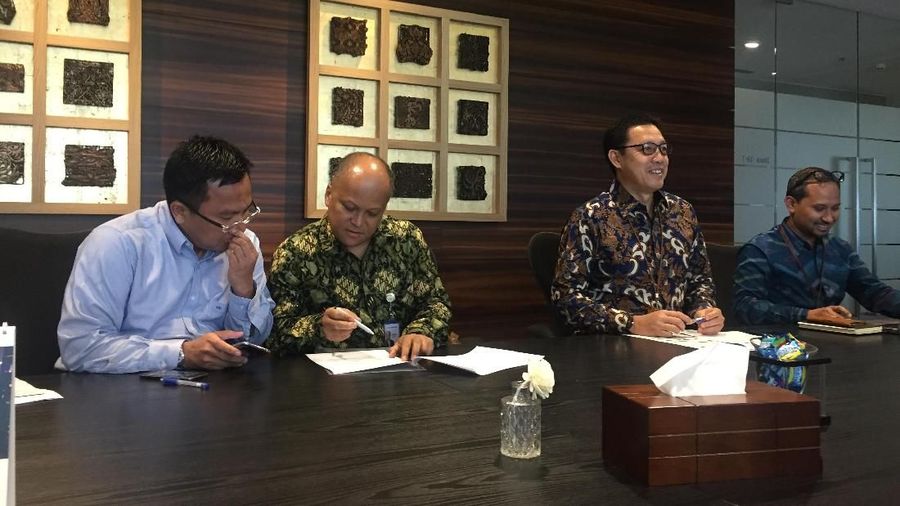 Ilham Habibie Cs akan masuk melalui rights issue.