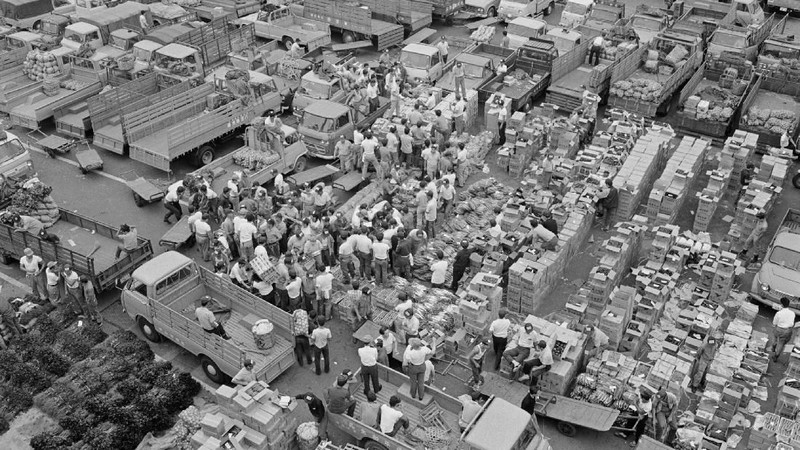 Para pedagang ikan berduka akibat pasar ikan yang berusia 50 tahun terpaksa ditutup dan direlokasi 