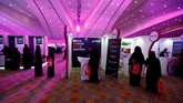 Arab Saudi menggelar bursa kerja 'Step Ahead Career Fair' untuk perempuan di Riyadh, awal pekan ini (30/9). (REUTERS/Stringer)