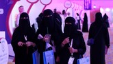 Para siswa dan mahasiswa juga bisa meminta saran terkait karir masa depan mereka. Bursa kerja yang digelar selama 3 hari ini juga diisi dengan diskusi panel dan pelatihan. (REUTERS/Stringer)