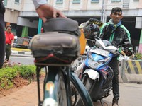 Ambyar! Pendapatan Ojol Nyaris Setara Ongkos yang Keluar