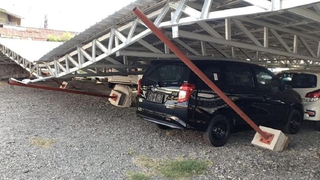 Layanan Dealer Mobil Lumpuh Pascagempa dan Tsunami Palu