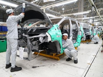 Gara-gara Perang Dagang, Penjualan Mobil di China Anjlok