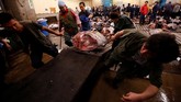 Di tempat ini, wisatawan bisa melihat 'ritual' pelelangan ikan, khsususnya ikan tuna yang bobotnya bisa mencapai 200 kilogram.