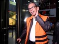 Ditahan KPK, Bos Kantor Pajak Ambon Dorong Wartawan