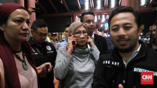 Anak Ratna Sarumpaet Bungkam saat Besuk di Tahanan di Polda