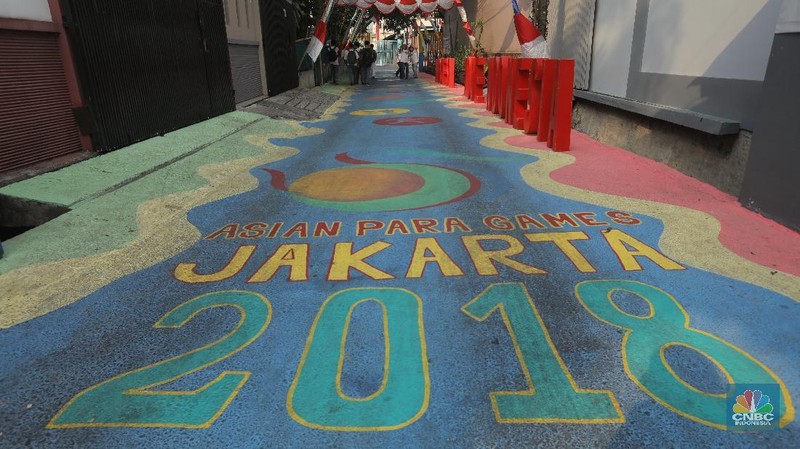 Untuk menghias kampung ini, salah satu warga menghabiskan dana lebih dari 10 juta.