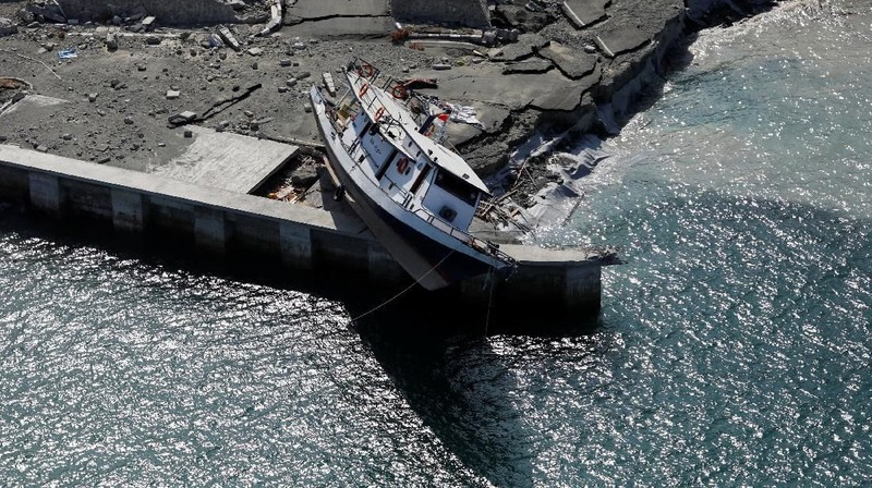 Ukuran kapal yang besar hingga ratusan ton hampir menimpa bangunan rumah disekitar pesisir pantai Palu.