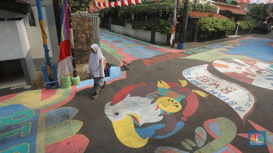 Untuk menghias kampung ini, salah satu warga menghabiskan dana lebih dari 10 juta.
