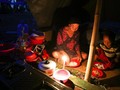 FOTO: Menanti Cahaya Tiba di Pengungsian Gempa Palu