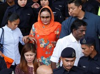 Tas Mewah Dirusak Polisi, Istri Eks-PM Malaysia Minta Ganti