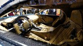 Mobil mainan ini mampu melaju dengan kecepatan sekitar 29 kilometer per jam. (REUTERS/Regis Duvignau)