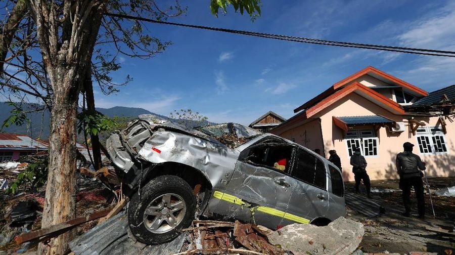 Indonesia berada pada lingkaran cincin api atau ring of fire.