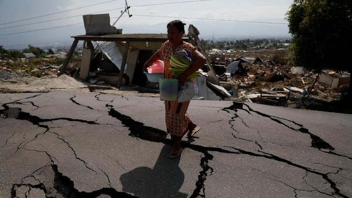 BNPB menyebut jumlah korban jiwa dari bencana gempa dan tsunami di Sulawesi Tengah capai 1.649 orang