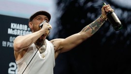 McGregor Punya Tangan Kiri Seperti Mike Tyson