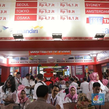 Pengunjung Menyemut Incar Tiket Murah di Garuda Travel Fair