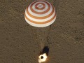 FOTO: Awak The Soyuz MS-08 Kembali ke Bumi