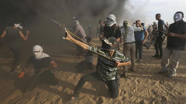 Lempar Batu, Warga Palestina Ditembak Militer Israel