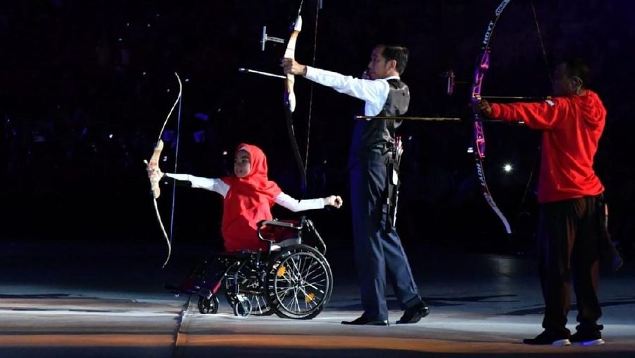 Pada Sabtu malam (6/10/2018), Presiden Joko Widodo membuka event Asian Para Games 2018 dengan tidak biasa, yakni dengan memanah seperti Arjuna.