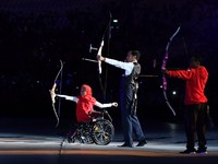 Memanah Bak Arjuna, Gaya Jokowi di Opening Asian Para Games