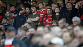 Geram dan gundah meliputi perasaan pendukung Manchester United yang menyaksikan tim kesayangannya tertinggal dari Newcastle United di Stadion Old Trafford. (Reuters/Carl Recine)