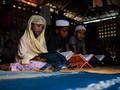 FOTO: Madrasah, Pelipur Anak-anak Rohingya di Pengungsian