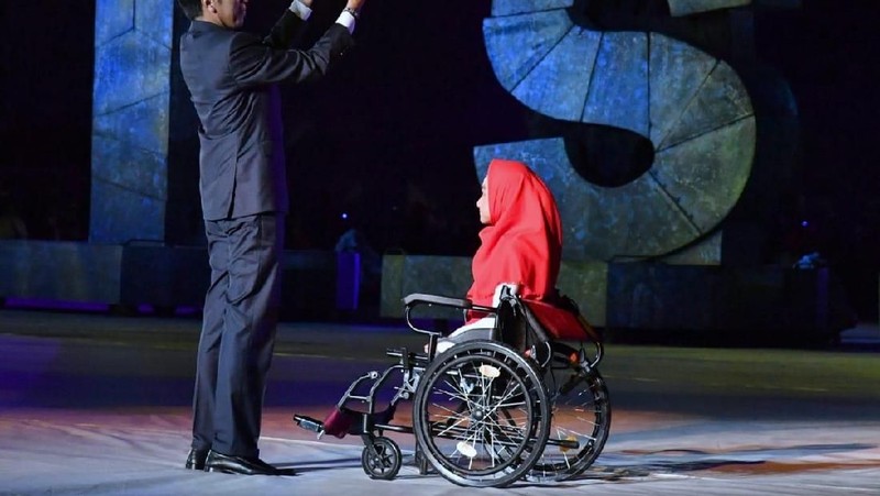 Pada Sabtu malam (6/10/2018), Presiden Joko Widodo membuka event Asian Para Games 2018 dengan tidak biasa, yakni dengan memanah seperti Arjuna.