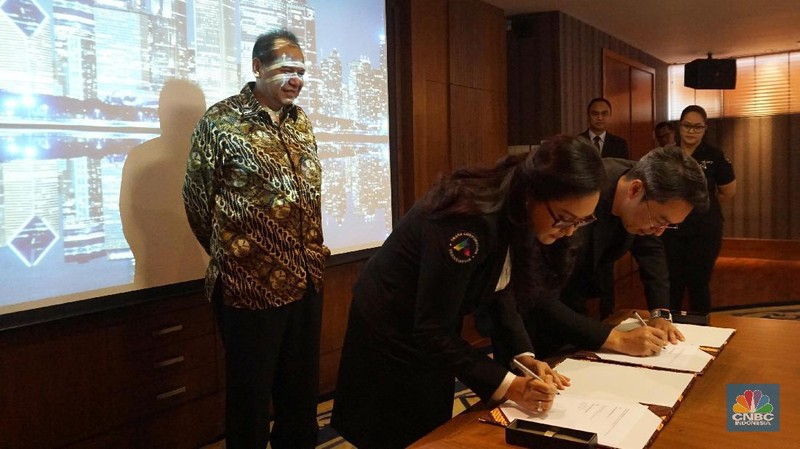 Pertemuan tersebut untuk menjalim kerjasama antara Transmedia dengan perusahaan hiburan terbesar di Korea Selatan tersebut.