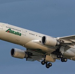Maskapai Alitalia Terlilit Utang Rp 15 T, Italia Turun Tangan