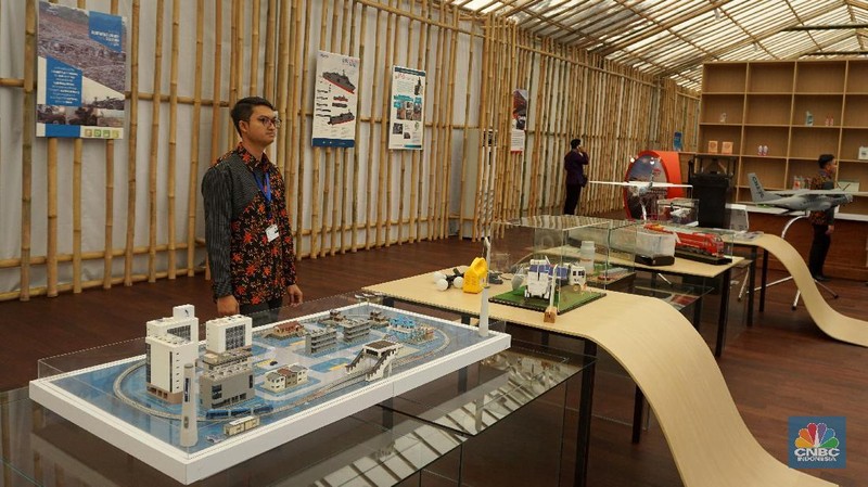 Kerajinan tangan hingga seni hasil kekayaan Indonesia juga dipamerkan di ajang pertemuan internasional tersebut