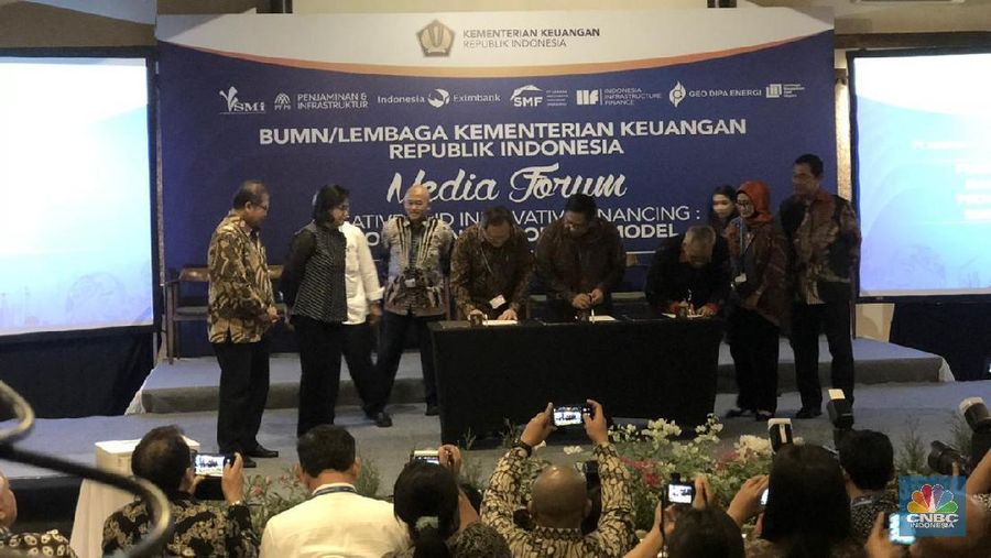 Di sela perhelatan Annual Meeting IMF-World Bank 2018, pemerintah bersama para pemangku kepentingan terkait meneken perjanjian penting